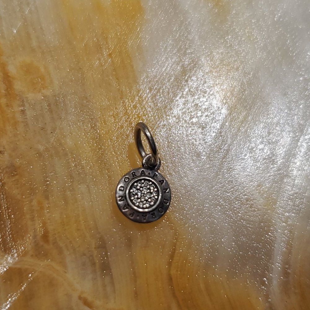 Pandora pendant